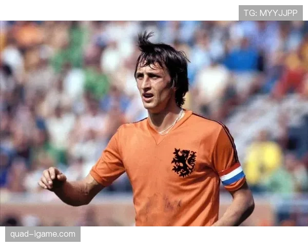 贝肯鲍尔凭借稳定表现再现传奇本色，足球巨星风范尽显